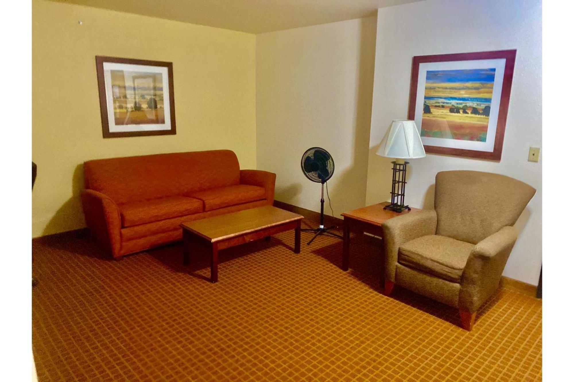 Park View Inn & Suites Hoisington Near Great Bend エクステリア 写真