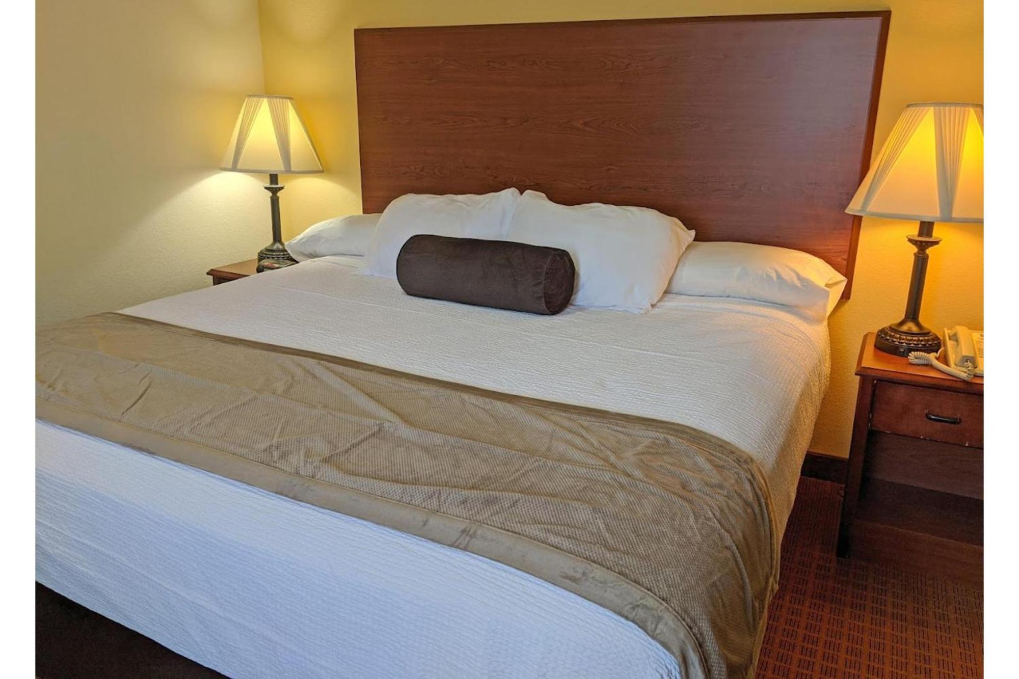 Park View Inn & Suites Hoisington Near Great Bend エクステリア 写真