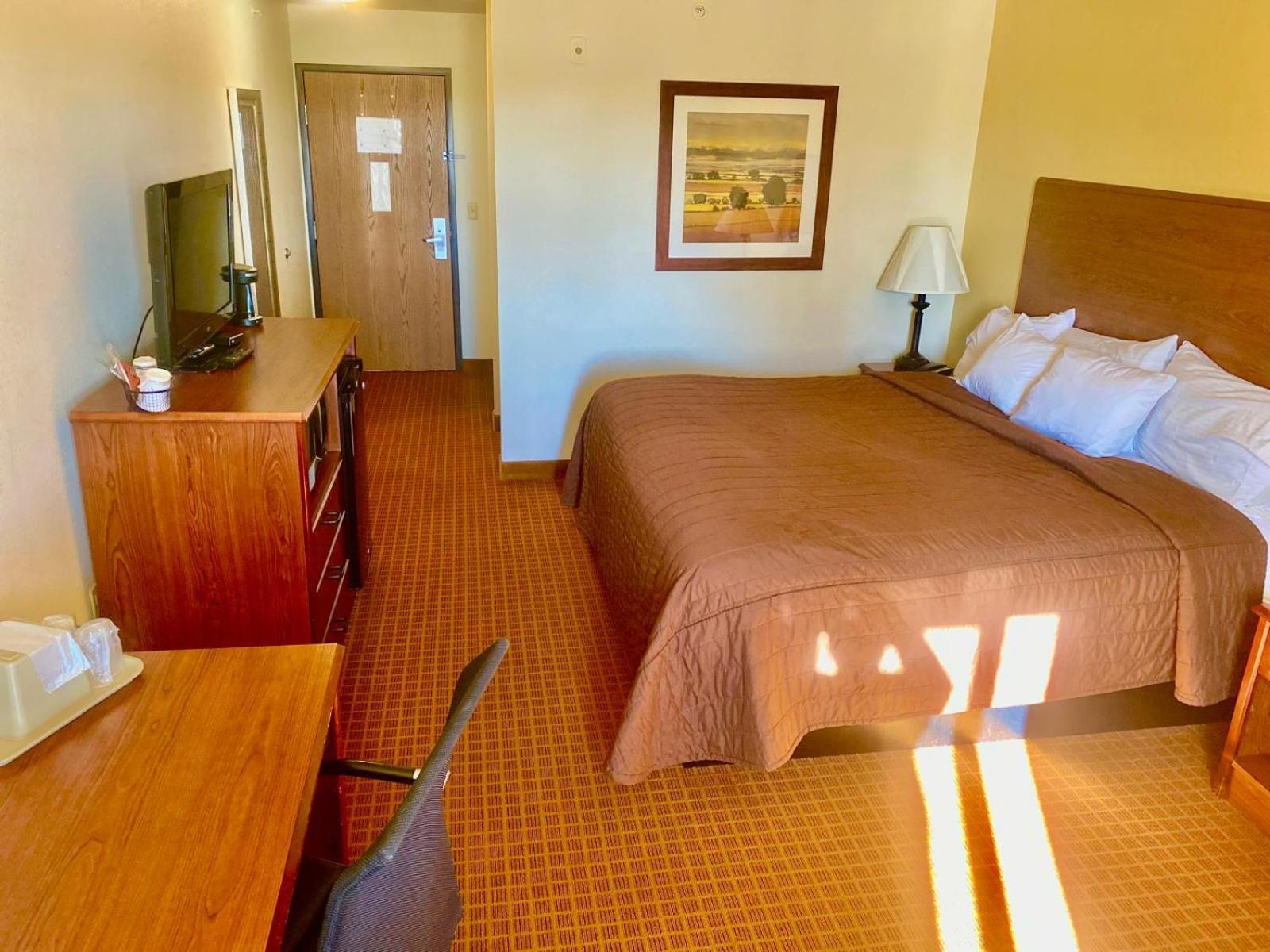 Park View Inn & Suites Hoisington Near Great Bend エクステリア 写真