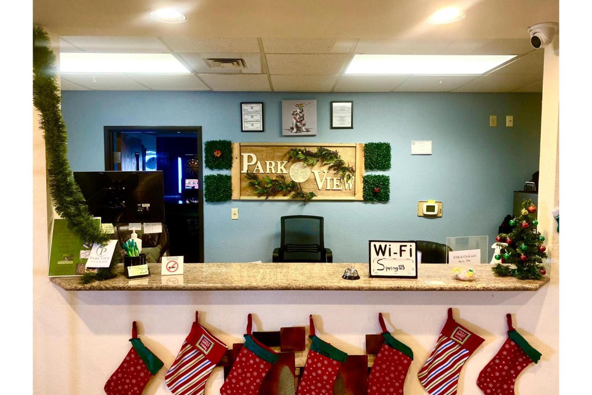 Park View Inn & Suites Hoisington Near Great Bend エクステリア 写真