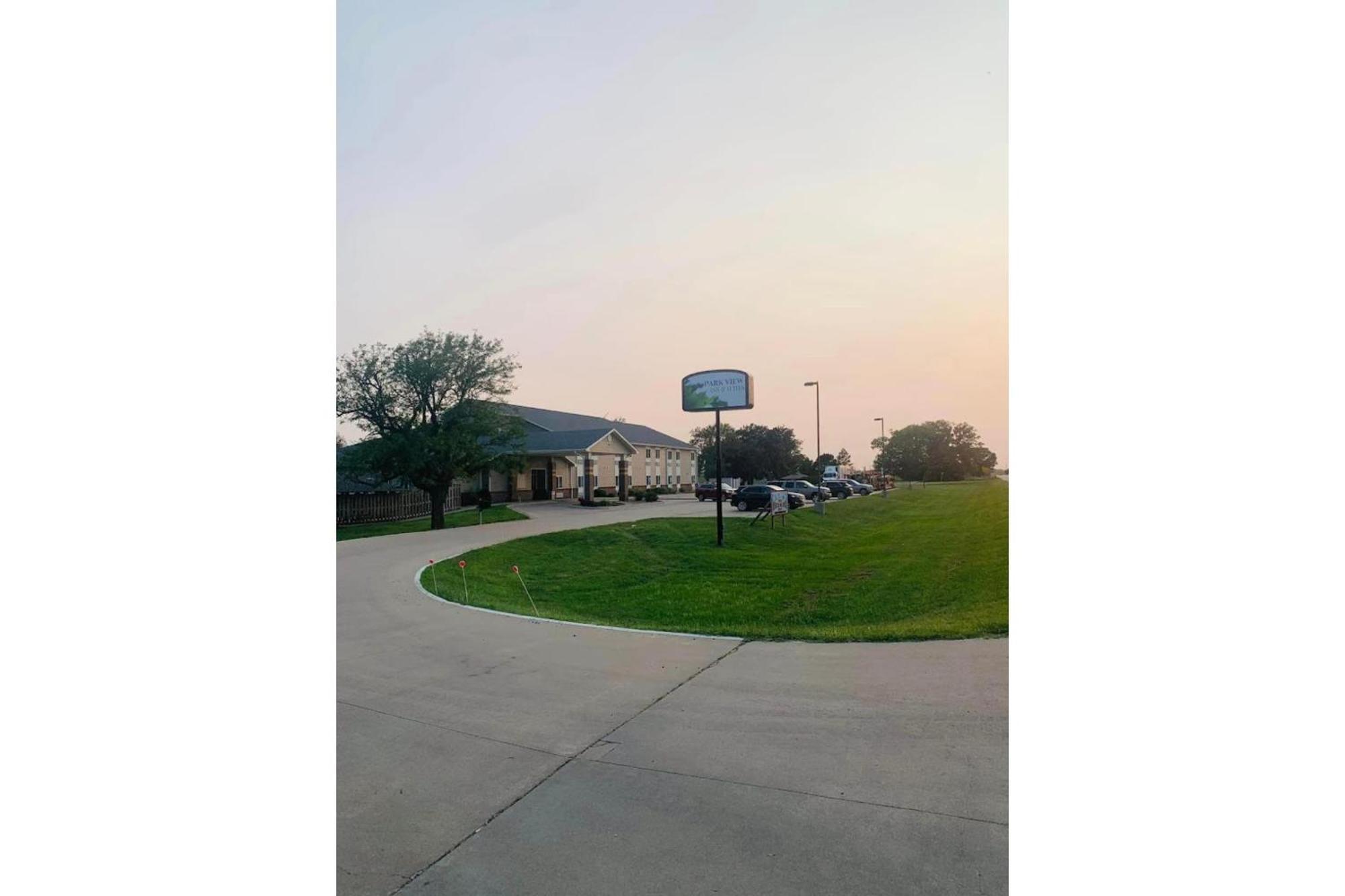 Park View Inn & Suites Hoisington Near Great Bend エクステリア 写真