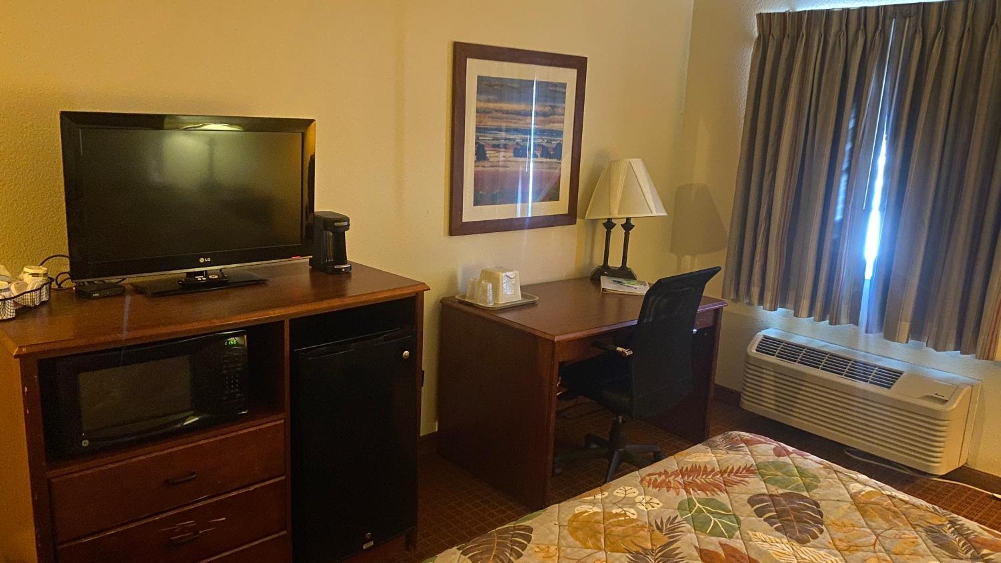 Park View Inn & Suites Hoisington Near Great Bend エクステリア 写真