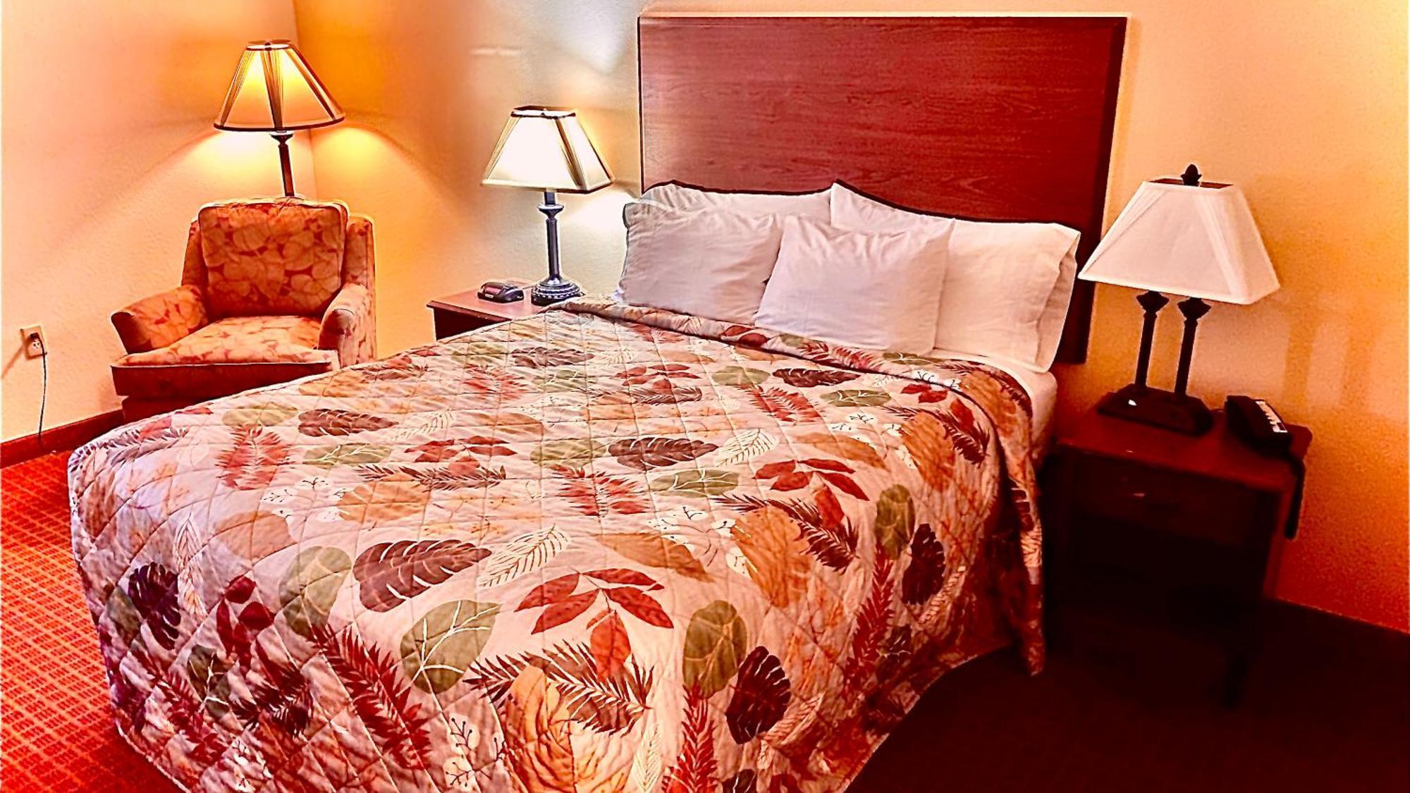 Park View Inn & Suites Hoisington Near Great Bend エクステリア 写真