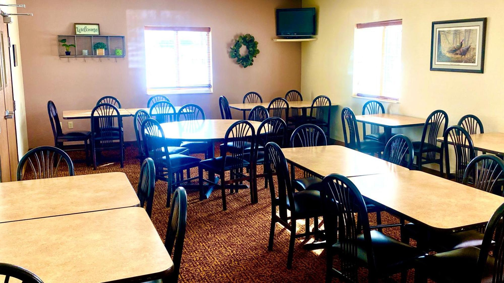 Park View Inn & Suites Hoisington Near Great Bend エクステリア 写真
