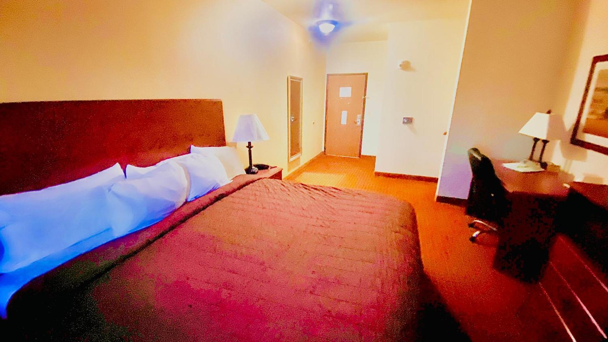 Park View Inn & Suites Hoisington Near Great Bend エクステリア 写真