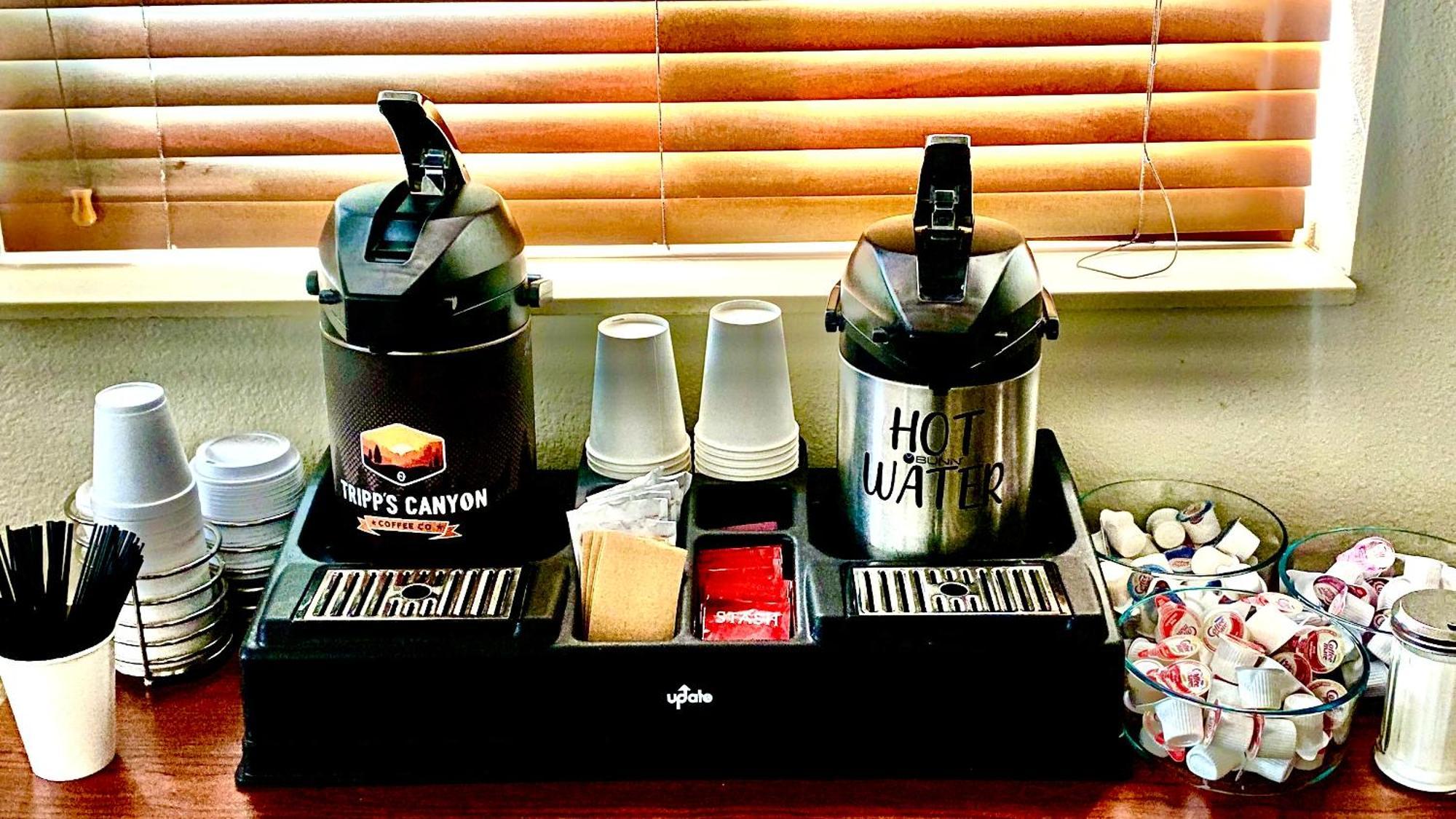 Park View Inn & Suites Hoisington Near Great Bend エクステリア 写真
